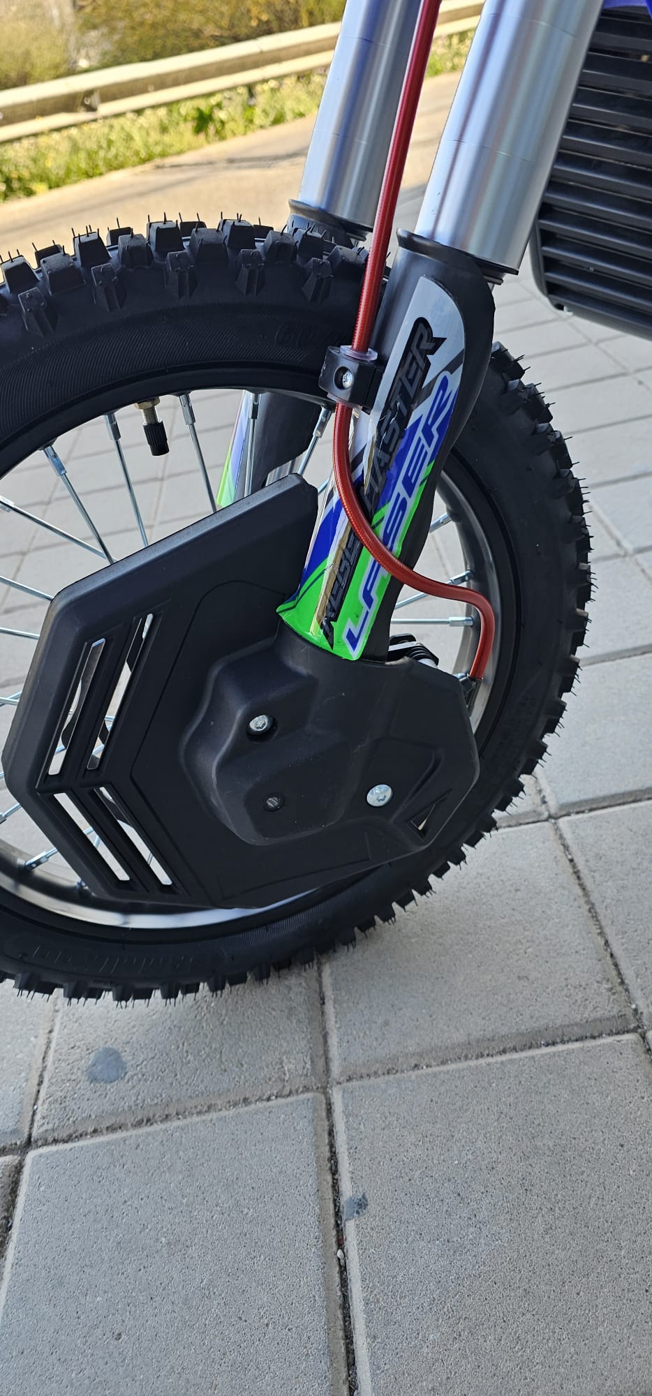 Pit bike eléctrica 1500w - Imagen 4